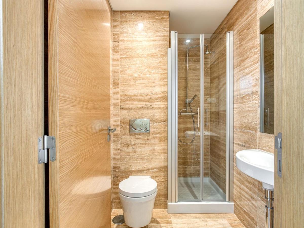Modern Holiday Home In Salir Do Porto With Swimming Pool Salir de Porto ภายนอก รูปภาพ